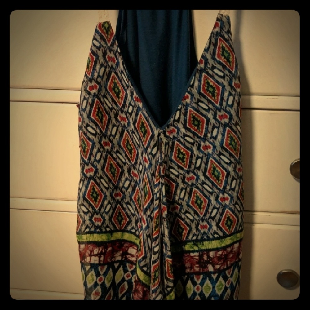 Gorgeous flowy tank top lace straps